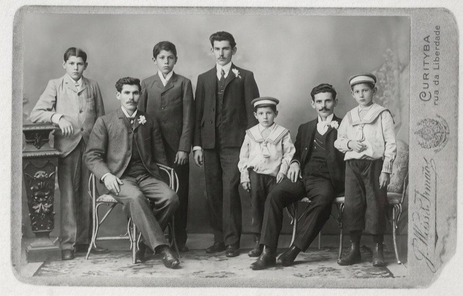 Old family portrait, Curitiba, early 20th century