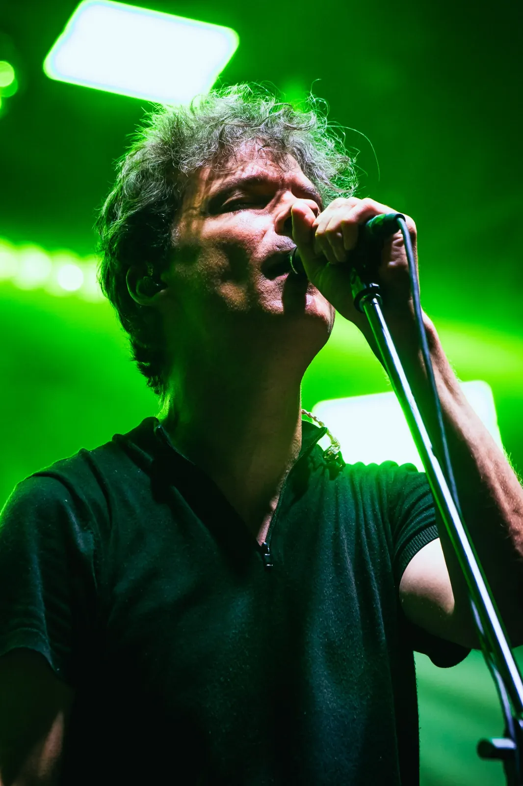 Legião Urbana Special show, green stage lighting