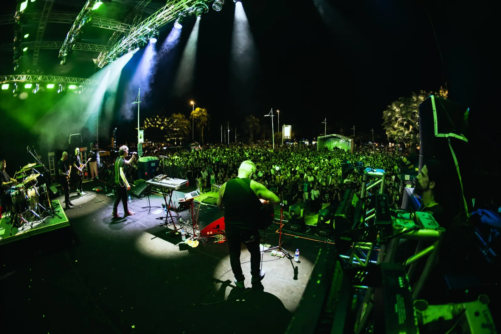 Legião Urbana Special performing