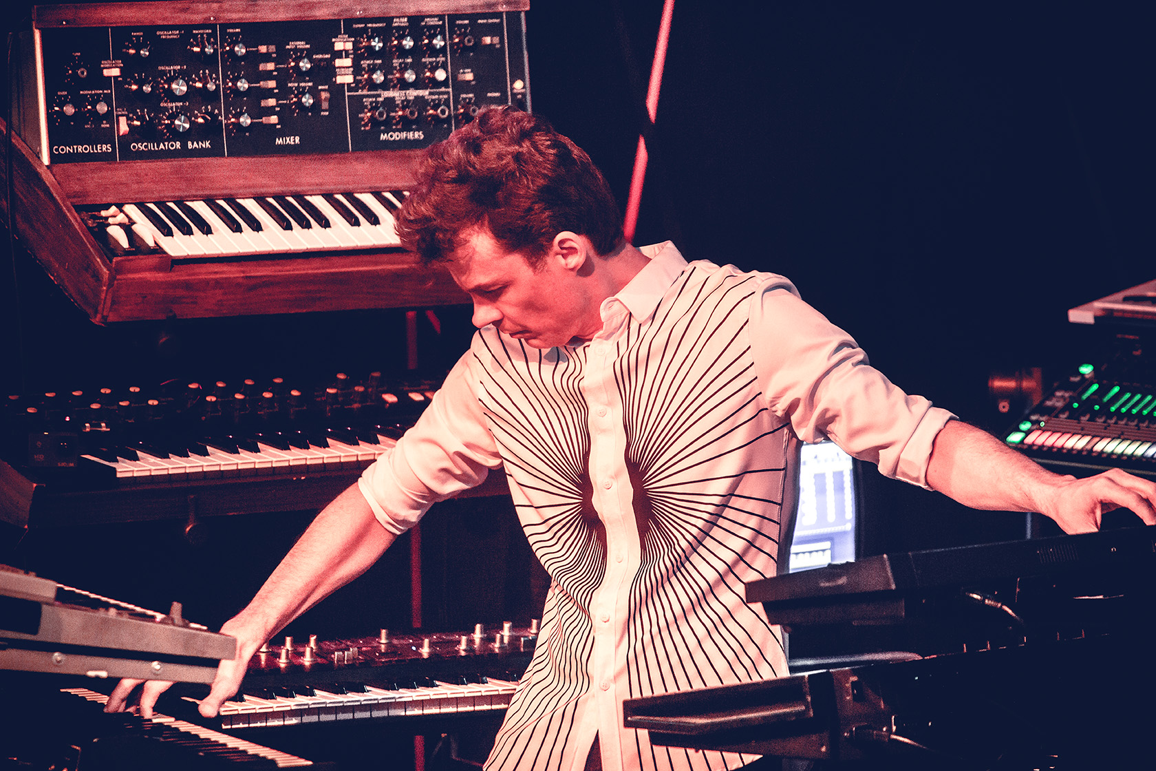 Carlos Trilha em performance em Florianópolis, 2018